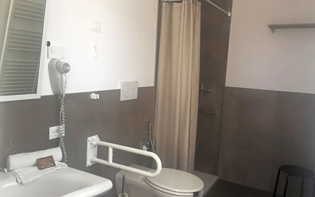 Pove 2.4 Hotel