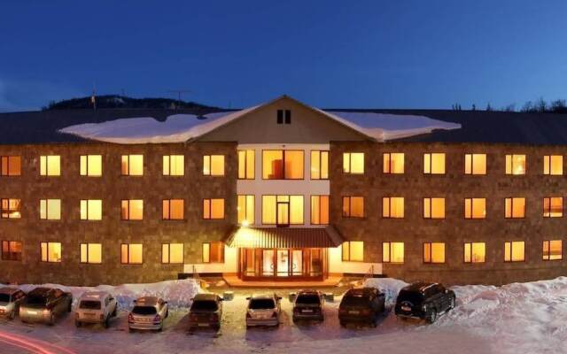 University Hotel вид на фасад