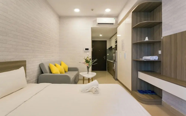 Refined Saigon - Rivergate Apartment