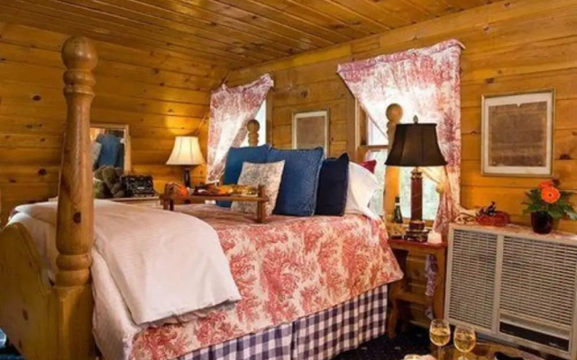 Gold Mountain Manor Bed and Breakfast