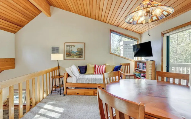 Private Hot Tub & Sharc Passes! Sunriver Home
