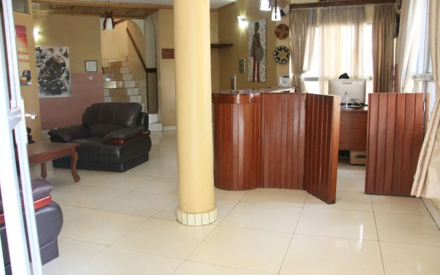 Hill Crest Hotel