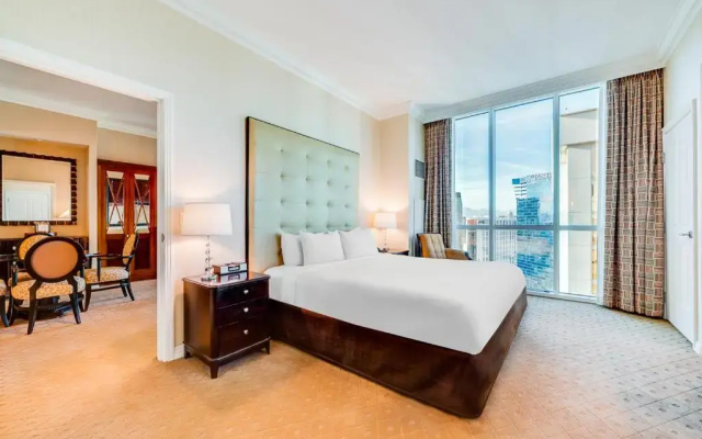 Jet Luxury Elite at the Signature