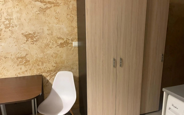 Colonel apartment 956