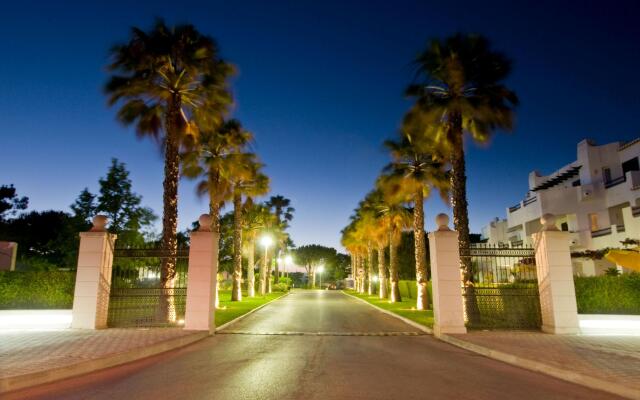 Отель Balaia Golf Village вид на фасад