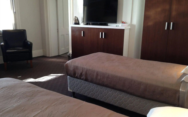 Auldington Hotel