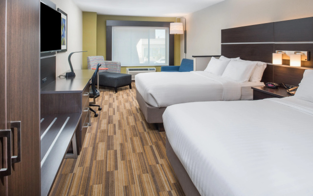 Holiday Inn Express Hotel & Suites Bismarck by IHG