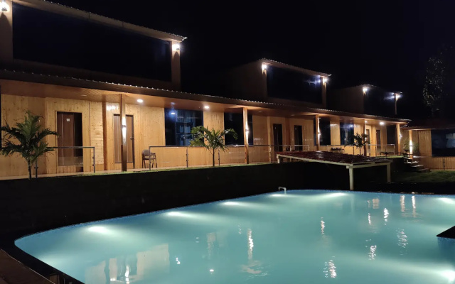 Arya Resort & Spa