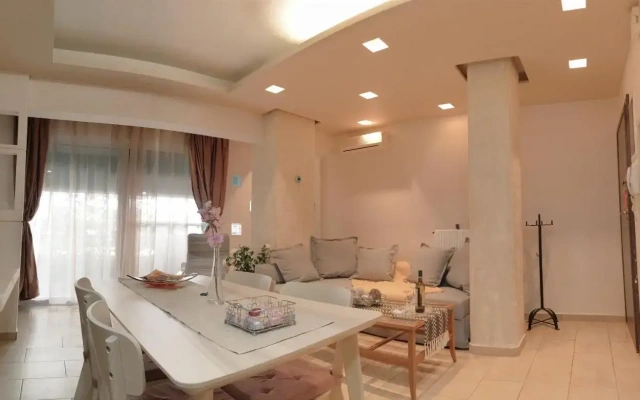 A7 Beauty Vouliagmeni Apt in a unique Spot