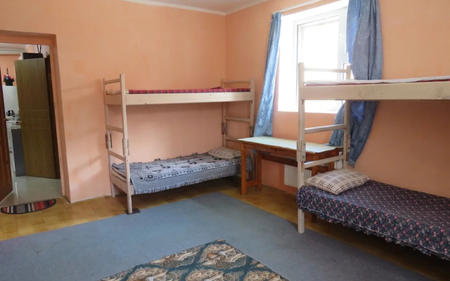 Town Yard Guesthouse and Tour
