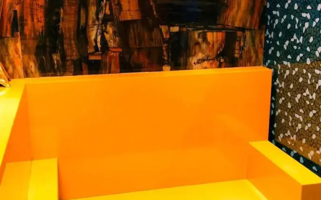 Nadim Tiger Residency