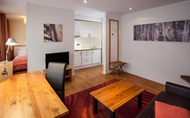 Juno Rooms & Apartments