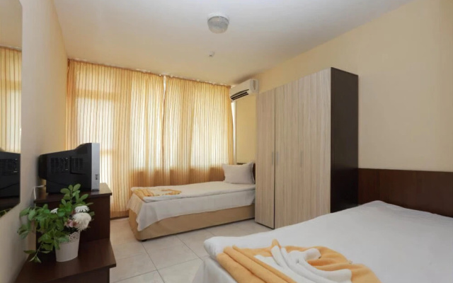 Club Hotel Vedren