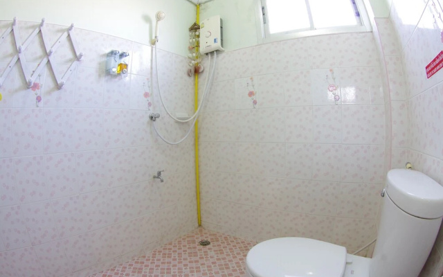 Non-Len Hostel