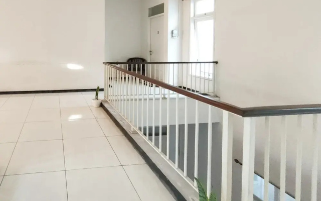 Hasana Guest House Syariah Near Royal Plaza RedPartner(Hasana Guest House Syariah near Royal Plaza RedPartner)