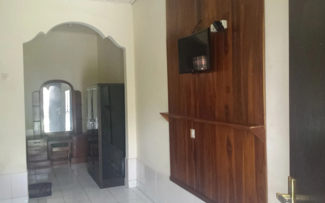 Segara Hotel and Restaurant