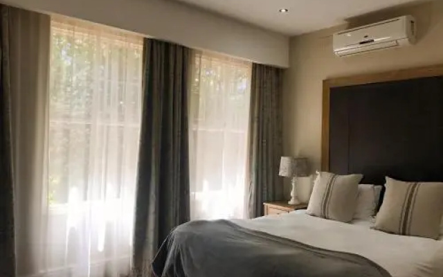 10 on Milner Guesthouse