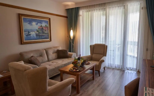 Eliz Thermal Convention Center