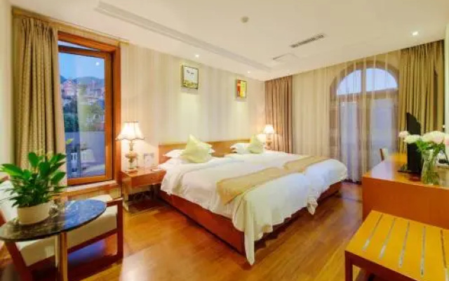 Tengchong Jade Holiday Hotel