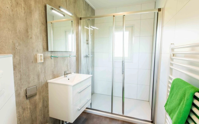 Luxurious Chalet with Outdoor Sauna, 5 Km. From Valkenburg