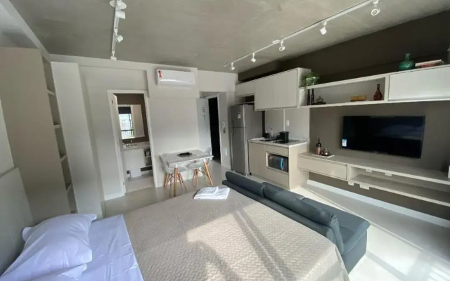 67 New studio in great location! Fast WI-FI, balcony