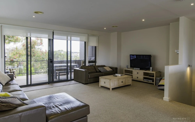 Stylish 4 Bedroom Condo