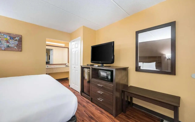 Riverchase Hotel