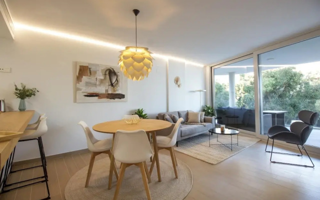 Sea View Apartment Near The Beach
