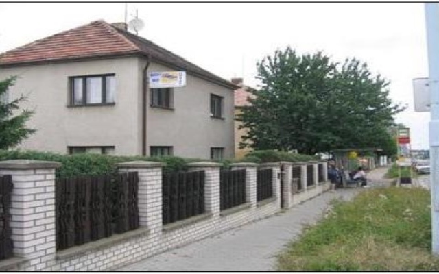 Отель Hostel 4 U - Dolni Chabry Чехия, Прага - отзывы, цены и фото номеров - забронировать отель Hostel 4 U - Dolni Chabry онлайн вид на фасад