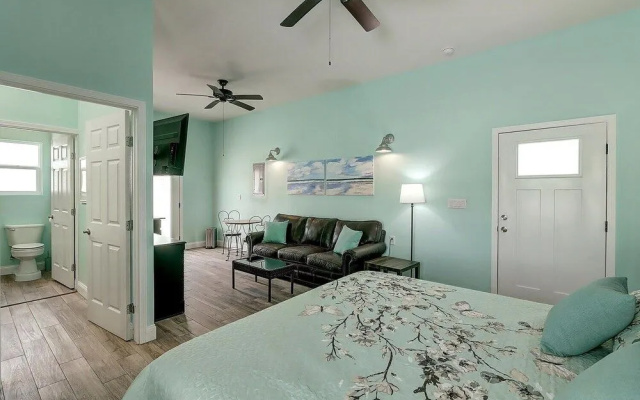 Tropical Niche 3 Bedroom Home by Redawning