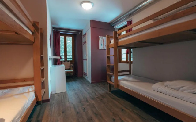 1861 Châtel Hostel