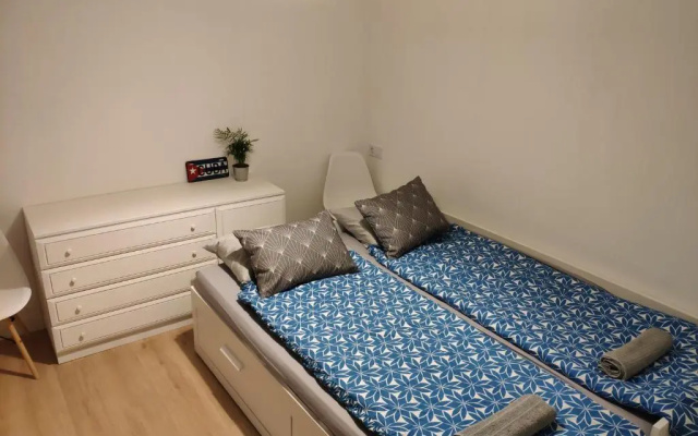 Apartamento LOS VEGA- parking privado