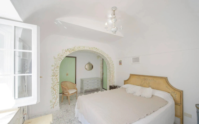 Tragara 12c Art House Luxury Shopping