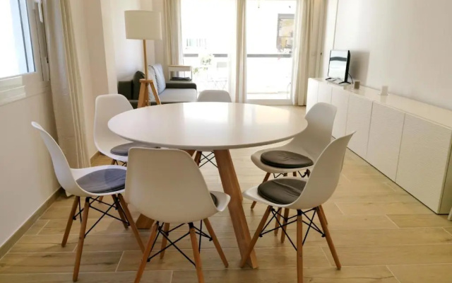 Bright 2 bedroom apt Golden Mile next to beach RDR225