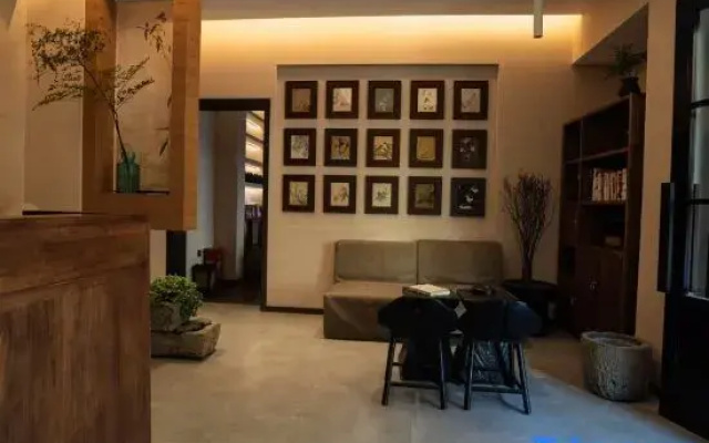 Xiaoshihou. Xiaoshihou Homestay (Border City Chatong Scenic Area)