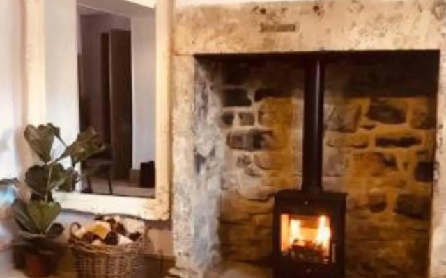 Pemberton - Suite in Canalside Guesthouse