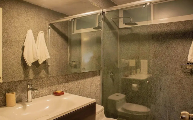 Sophisticated 1BR Stay in Prime Miraflores