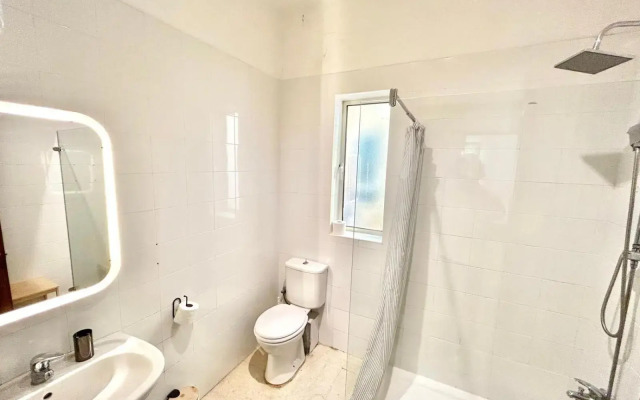 St Julians - Balluta Bay large 3 bedroom apartment