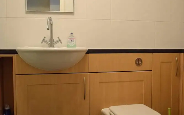 1 Bedroom Flat With River Views