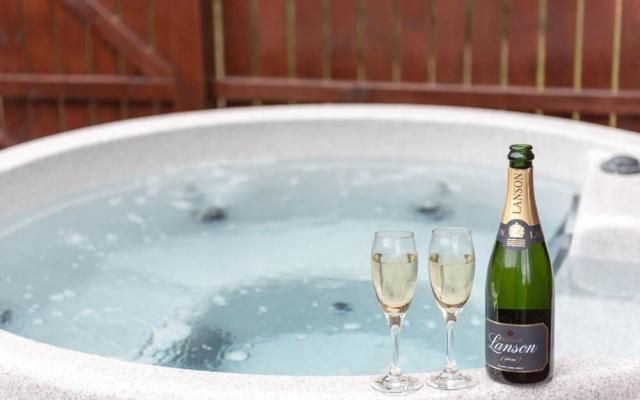 Primrose Lodge 3 With Hot Tub (h 2014) 57497