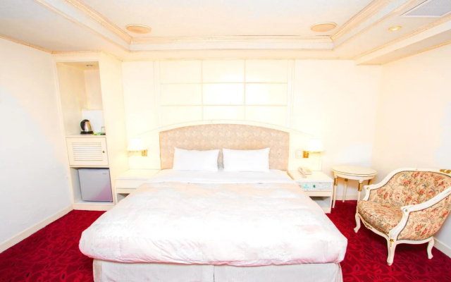 Mou Hotel Luchuan