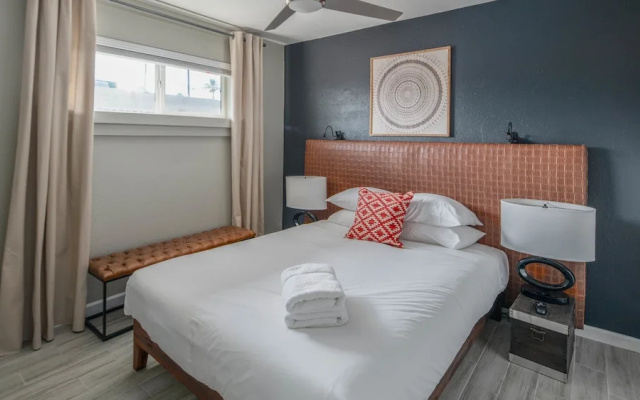 Modern 2br Phoenix Townhome by Wanderjaunt