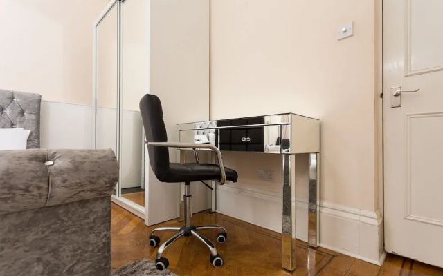 2 Bedroom Flat in Paddington