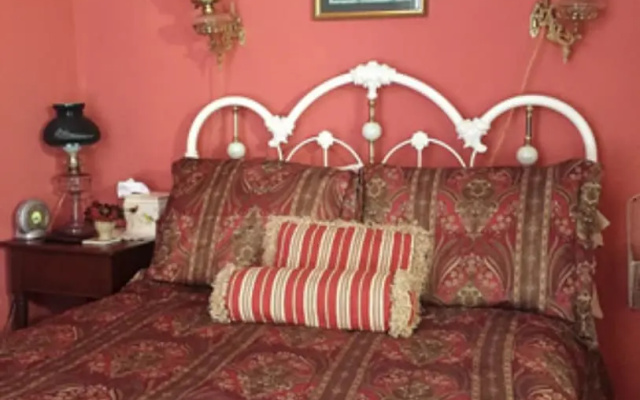 Inn At The Canal Bed & Breakfast