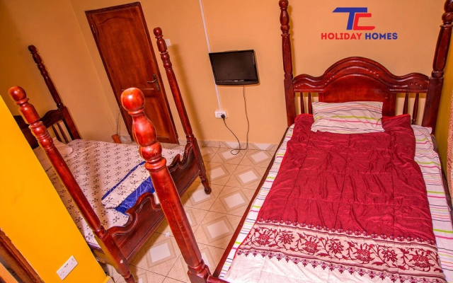 3 Bed House - Sleeps 8, Wifi, Parking, Pets