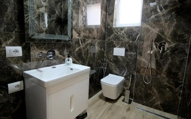Alis Apartments