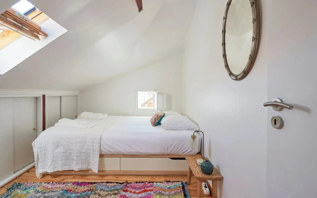 Central, Comfy And Light-Filled Apt, By Timecooler