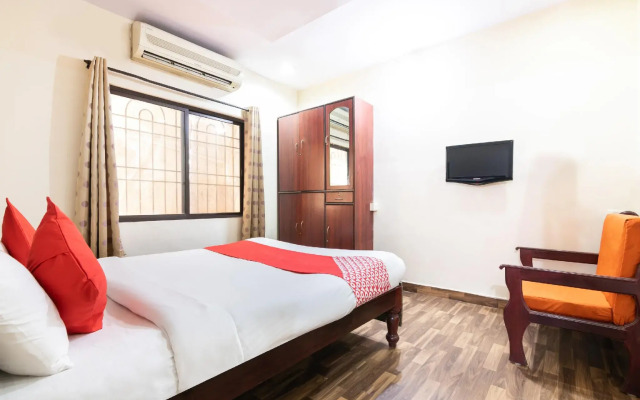 OYO 10293 Rajmahal Comforts
