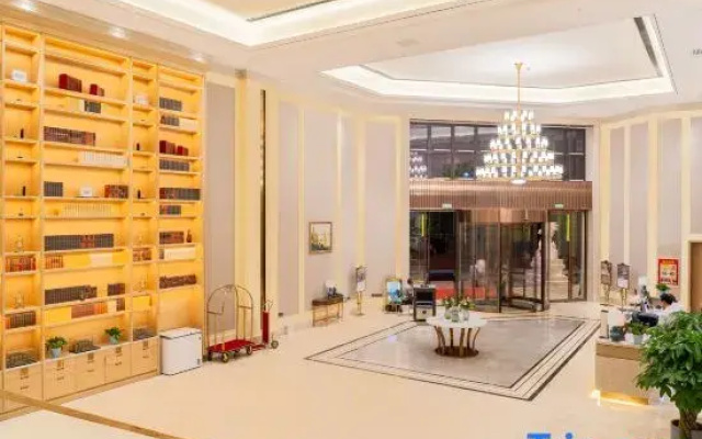 Vienna International Hotel (Huoyanshan Road, Grape Valley, Turpan)