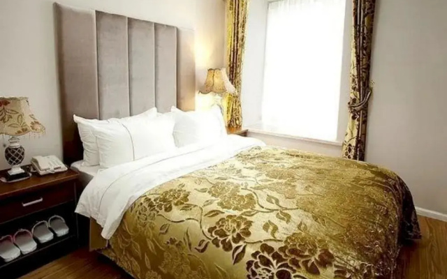 Chengdu House Hotel